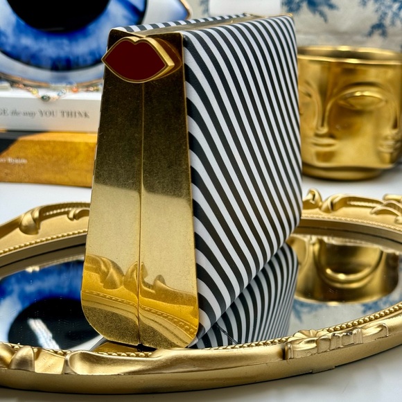 🆕 LULU GUINNESS 🧿 Karlie Leather Striped Clutch with Lip Closure, Black/White - Picture 6 of 12